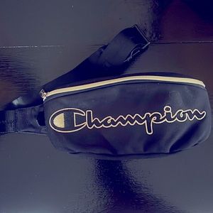 Champion shoulder bag